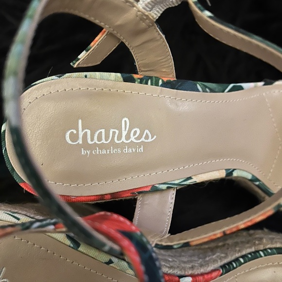 SOLD Espadrille Sandal Charles David Espadrille Platform Jute Sandal Palm Motif - Picture 4 of 9